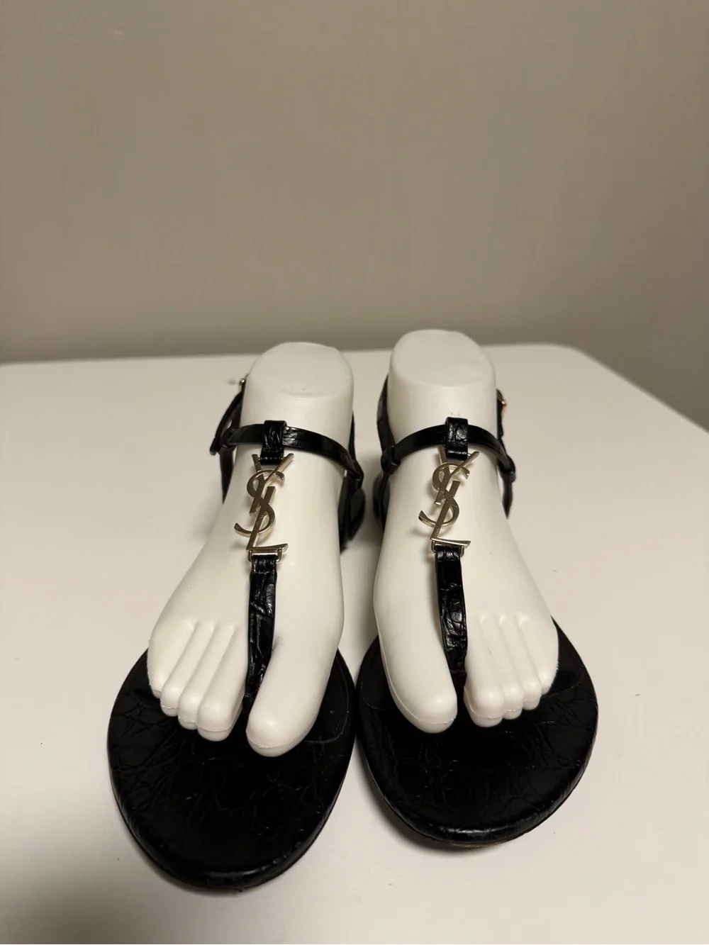 Saint Laurent YSL Logo Cassandra Black Leather Thong Flat Sandal EU 39.5 US 9.5